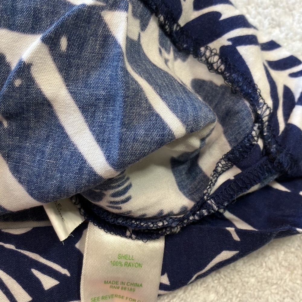 Lilly Pulitzer umbrella print romper with tie belt - Picture 6 of 10